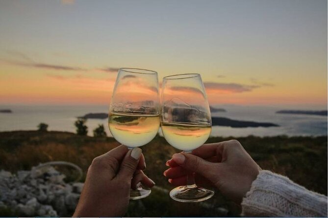 Santorini 6 hours Day tour and Lunch - Key Points