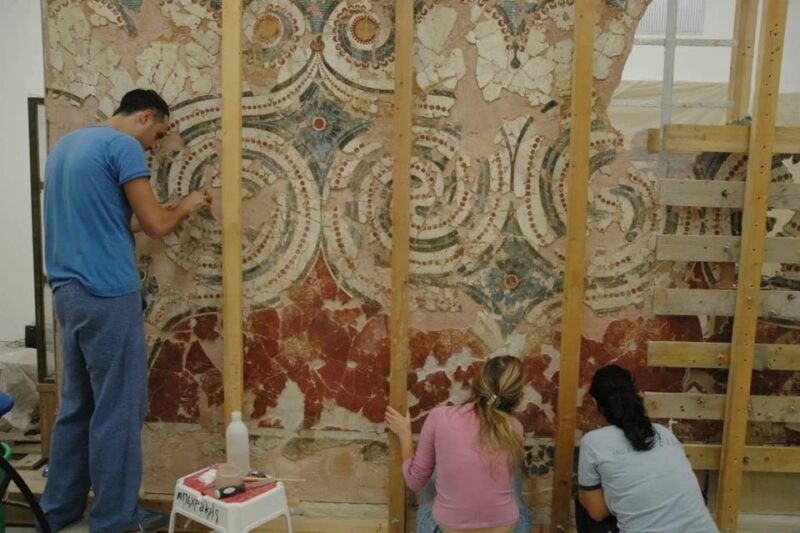 Santorini: Akrotiri Private Guided Tour with Hotel Pick-Up - Who Will Most Enjoy This Tour?