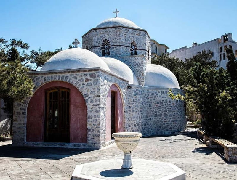 Santorini: Amazing Santorini - 8-Hour Private Tour - Relaxing on Black Sand Beaches of Kamari and Perissa