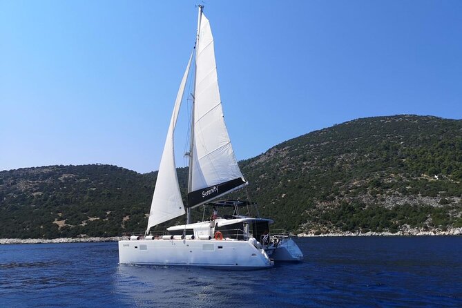 Santorini: Caldera Luxury Catamaran Cruise with Meal & Drinks - Who Will Truly Appreciate This Experience