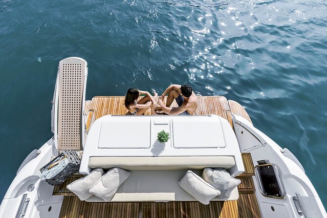 Santorini Caldera: Private Flybridge Yacht Experience - Flexibility and Cancellation Options
