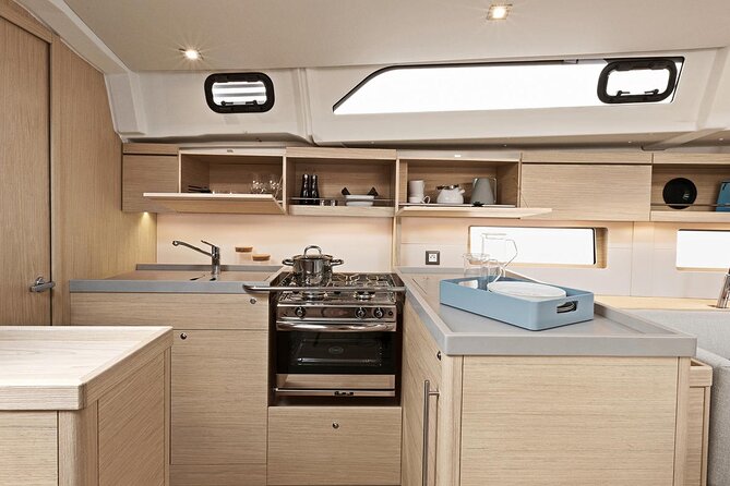 Santorini: Caldera Private Sailing Boat Cruise with Beneteau Oceanis 46.1 - Food, Drink, and Special Arrangements on Board