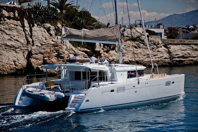 Santorini Caldera Sailing Tour with BBQ Lunch and Drinks - Savoring Authentic Greek Cuisine on the Water