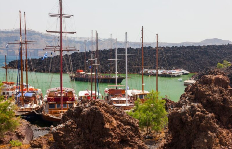 Santorini Caldera: Sunset Cruise with Dinner - Important Tips for Booking and Participation