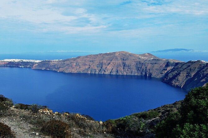 Santorini Caldera Walk Hiking Experience Fira-Oia - Guide Expertise and Personalities