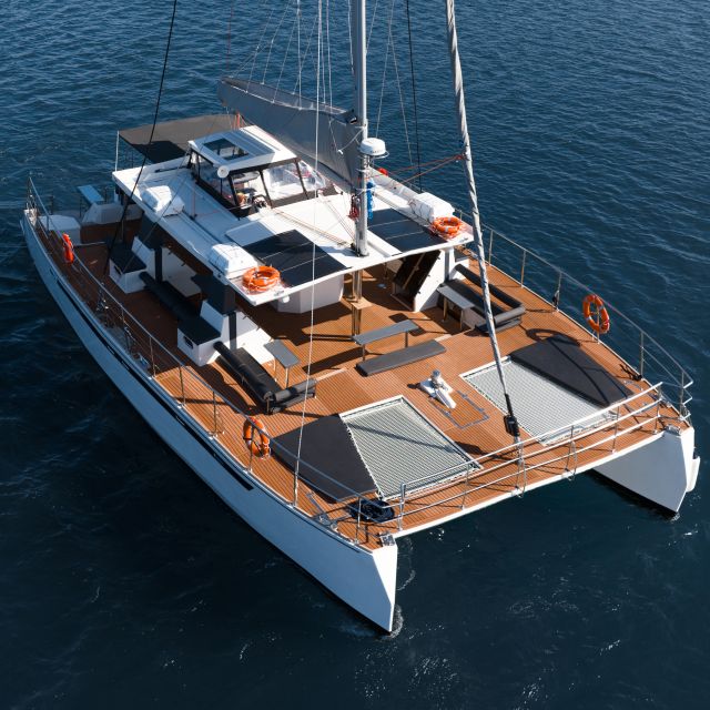 Santorini: Catamaran Caldera Cruise with Meal and Drinks - The Crew: Knowledgeable and Friendly Guides