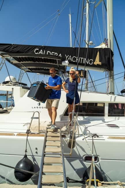 Santorini: Catamaran Cruise with Fresh Meal & Open Bar - Exploring the Classic Santorini Route