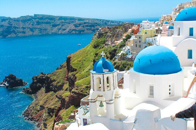 Santorini Classic Highlights and Sightseeing Private Tour - Megalochori: Charm in a Traditional Village Setting