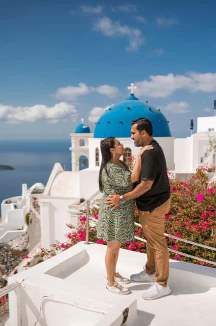 Santorini: Couple Family Photoshoot with Pickup - Capture Your Santorini Memories with a Private Photoshoot in Oia or Imerovigli