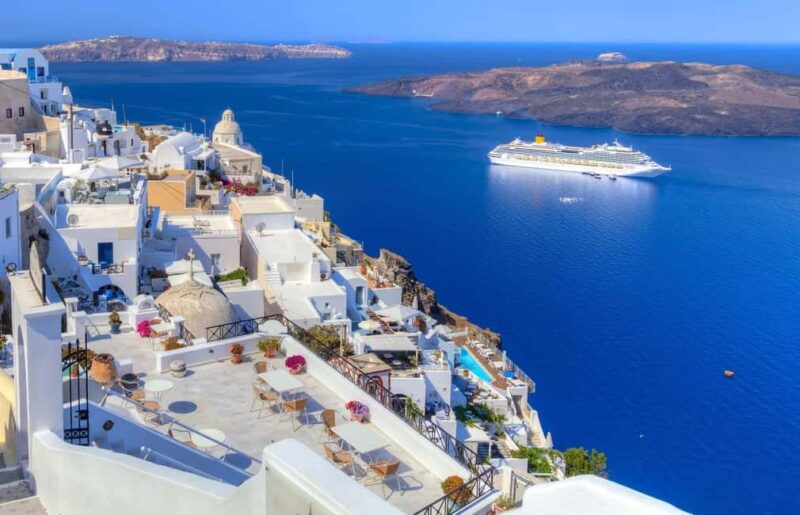 Santorini Discovery Tour:"Cliffs to Blue Domes" - Starting in Oia: Santorini’s Most Photogenic Village