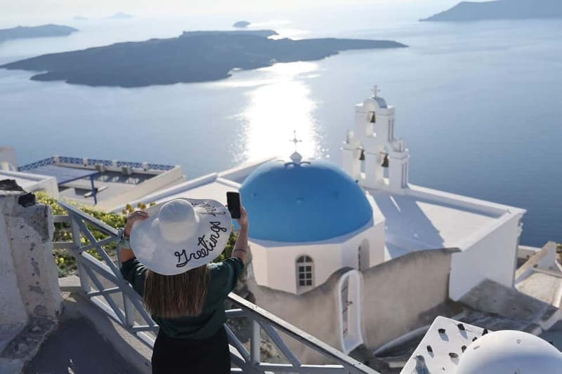 Santorini: Explore Hidden Gems on a Guided Tour - Exploring Oia’s Iconic Blue Domes and Villages