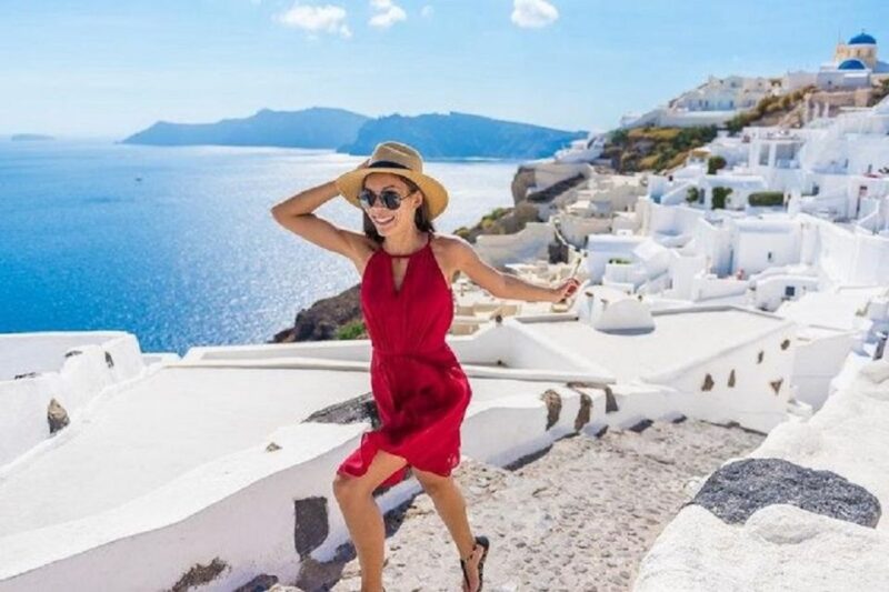 Santorini: Fira Town Walking Tour with Wine Tasting - Exploring Fira’s Iconic Streets and Shops
