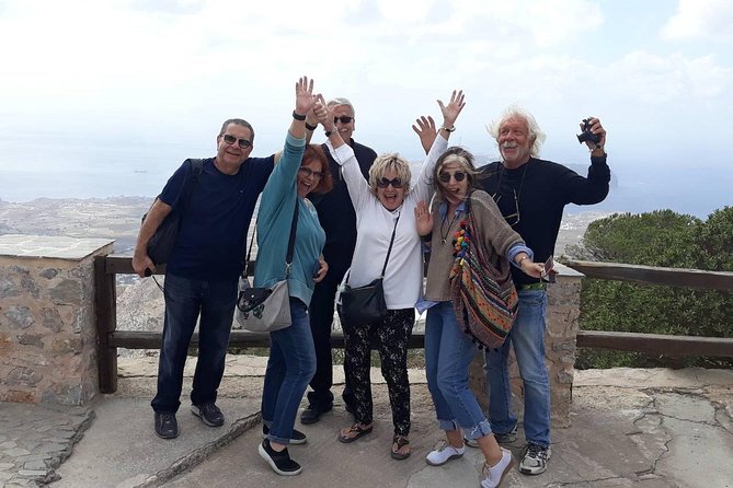 Santorini First-time Visitors Private Tour with Wine Tasting - Relaxing Beach Stop at Kamari