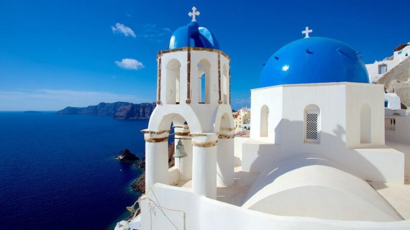 Santorini: Half or Full-Day Private Island Tour - Discovering Oia and Its Photogenic Charm