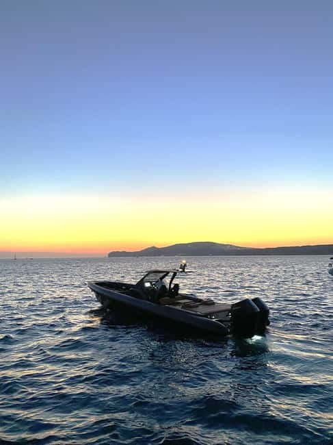 Santorini: High-Speed Cruise on a Sleek, Modern Yacht - Discover the Excitement of Santorinis High-Speed Yacht Cruise