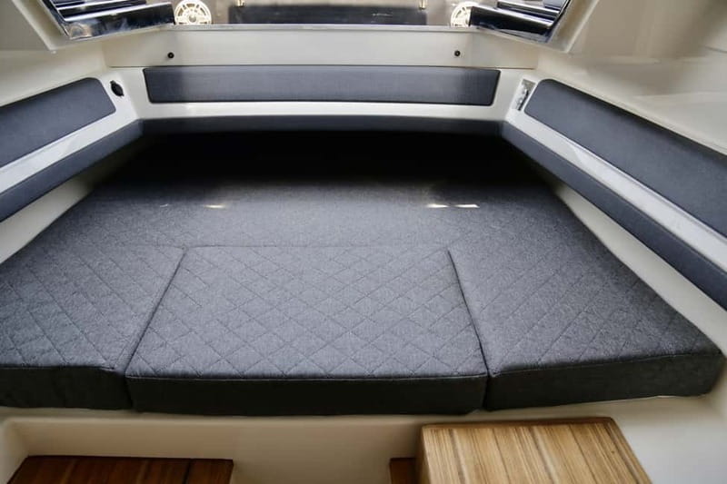 Santorini: High-Speed Cruise on a Sleek, Modern Yacht - The Route and Scenic Stops Along the Coast