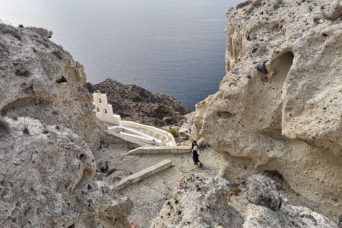 Santorini Highlights Private Tour Hidden Gems & Iconic Views 6-h - Unique Red Beach and Its Volcanic Cliffs