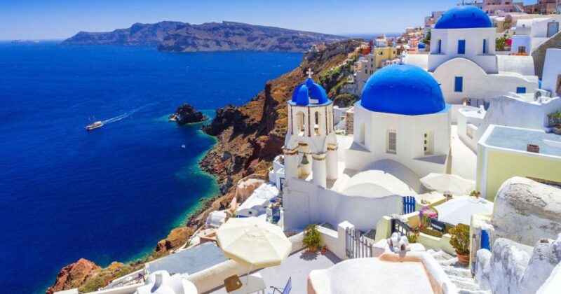 Santorini: Highlights prive tour & wine tasting-local guide - Discover Santorini with a Private Highlights and Wine Tasting Tour for $169