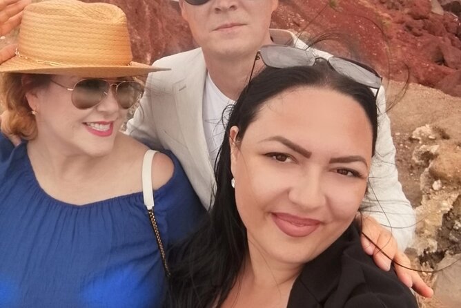 Santorini in a Day: Essential Highlights Tour - The Charm of Oia and its Sunset Views