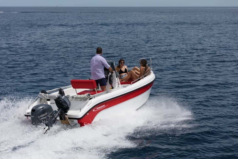 Santorini: license free boat in Santorini - Key Points