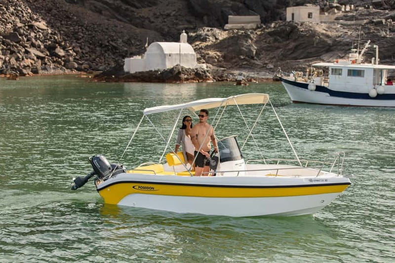 Santorini: license free boat in Santorini - Practical Details: What You Need to Know Before You Go