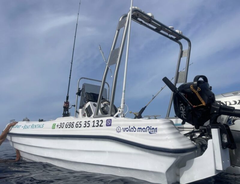 Santorini: License-Free Boat Rental with Snorkeling Gear - Detailed Look at the Hot Springs and Snorkeling Spots