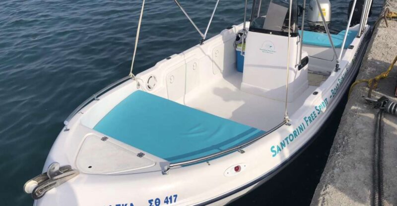 Santorini: License-Free Boat Rental with Snorkeling Gear - What to Expect at the Meeting Point and Check-In