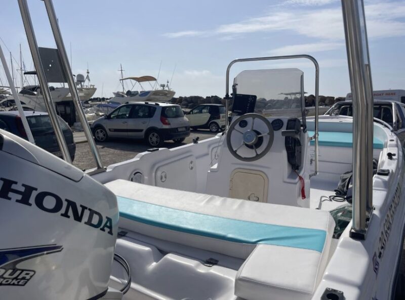 Santorini: License-Free Boat Rental with Snorkeling Gear - The Quality and Comfort of the Boat