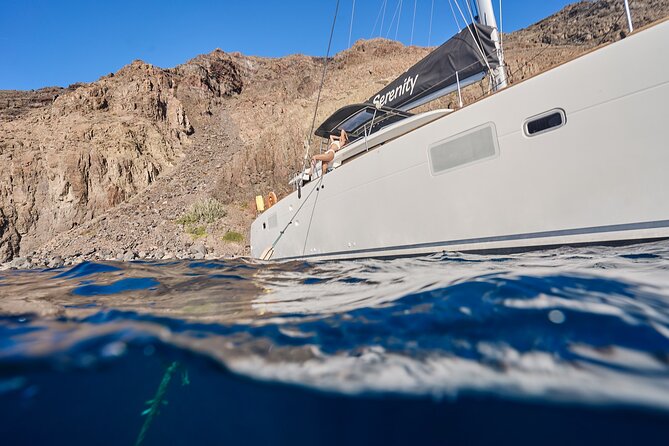 Santorini Oia: Caldera Luxury Day Cruise with BBQ & Drinks - A Gourmet Greek Lunch with Local Wines and Refreshments