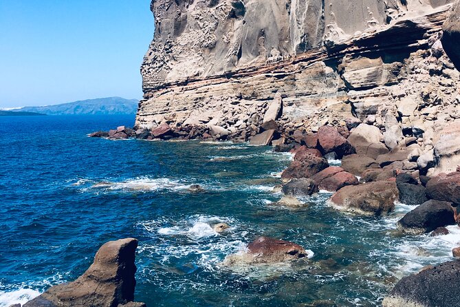 Santorini Panoramic Tour - Perissa Black Sand Beach: Organized and Vibrant