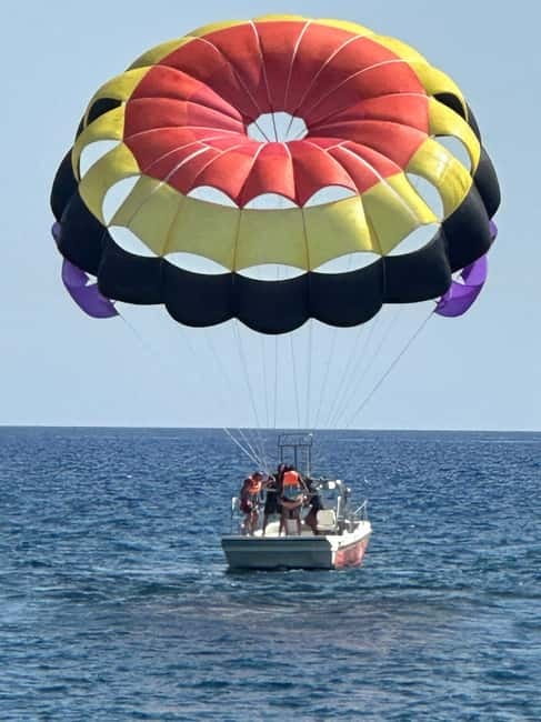 Santorini: Parasailing ExperiencePerissa,Perivolos,St.George - Logistics and Group Experience at Santorini Water Sports