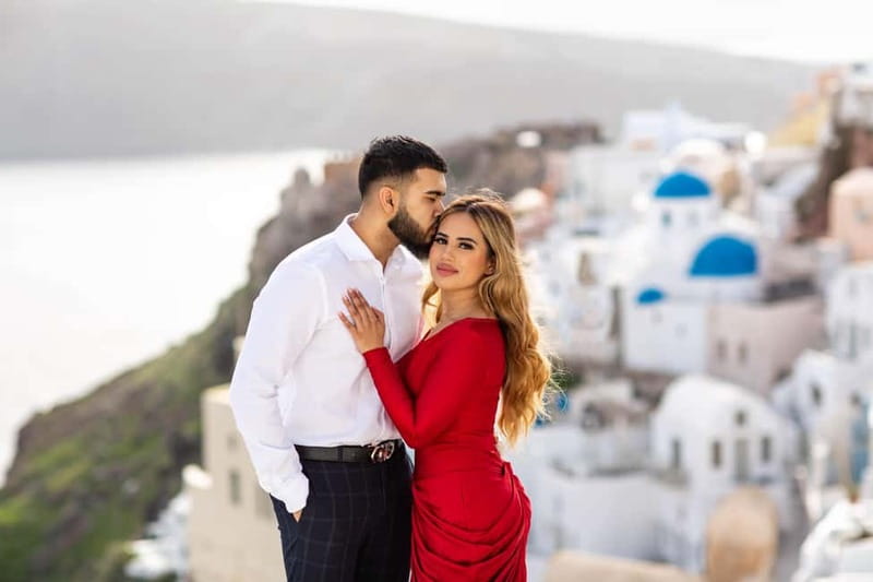 Santorini: Photo Tour With Professional Photographer - Practical Details: Meeting, Timing, and Group Size