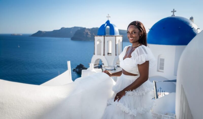 Santorini Photographer SPECIAL SUMMER OFFER (skip the line) - The Photographer: Expertise and Style