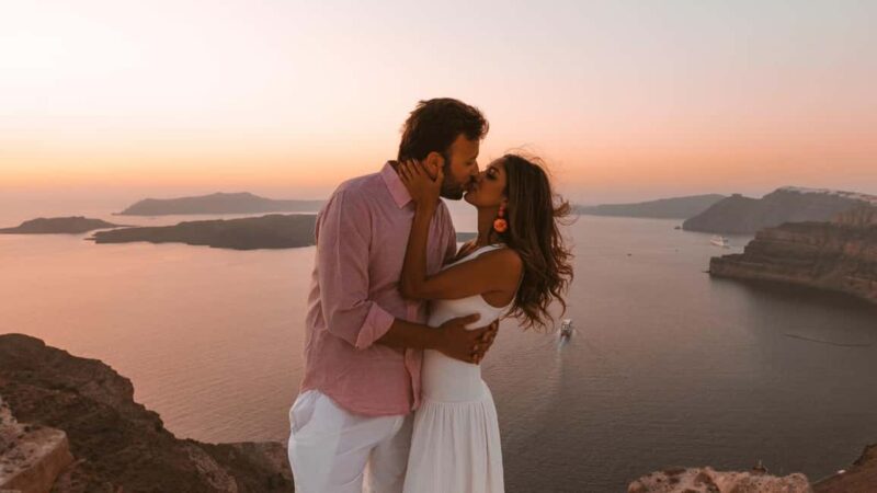 Santorini Photoshoot: Imerovigli or Fira - Who Will Enjoy This Photoshoot the Most