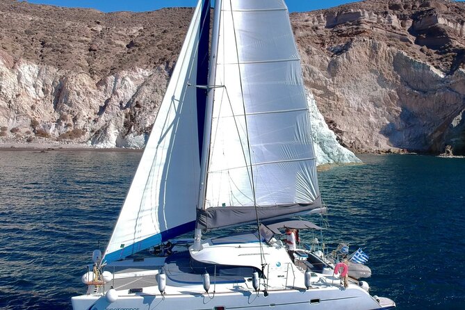Santorini: Premium Small-Group Catamaran Cruise with Food/Drinks - Discover the Total Experience of the Santorini Premium Small-Group Catamaran Cruise