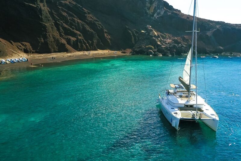 Santorini: Private Catamaran Tour with BBQ Meal and Drinks - The Food and Beverage Offerings