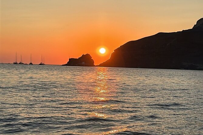 Santorini Private Cruise Sightseeing Tour with BBQ and Drinks - Fish Catching and Cooking Experience