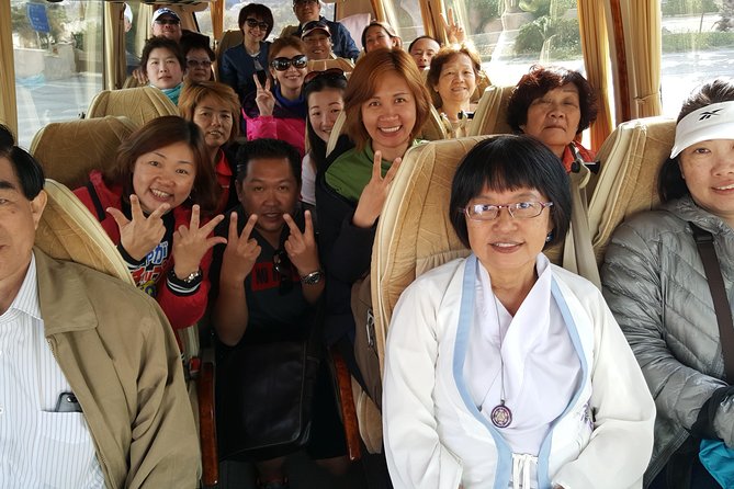 Santorini Private Custom Tour 6 - Hours - Exploring Megalochori and Castelli of Emporio