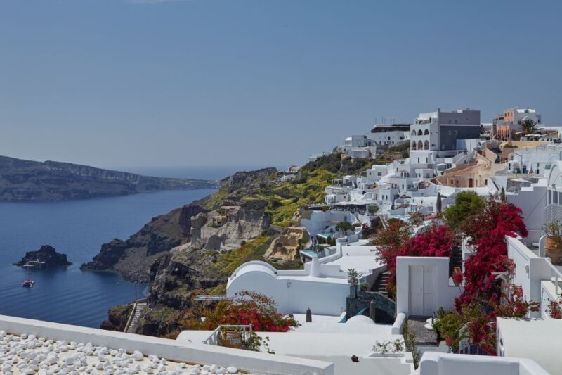Santorini: Private Day Tour with Guide 6 Hours - Logistics and Comfort of the Tour