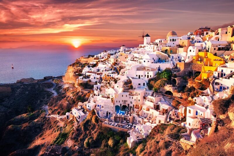 Santorini: Private Guided Tour with Sunset View - Visiting Oia and Its Picturesque Charm