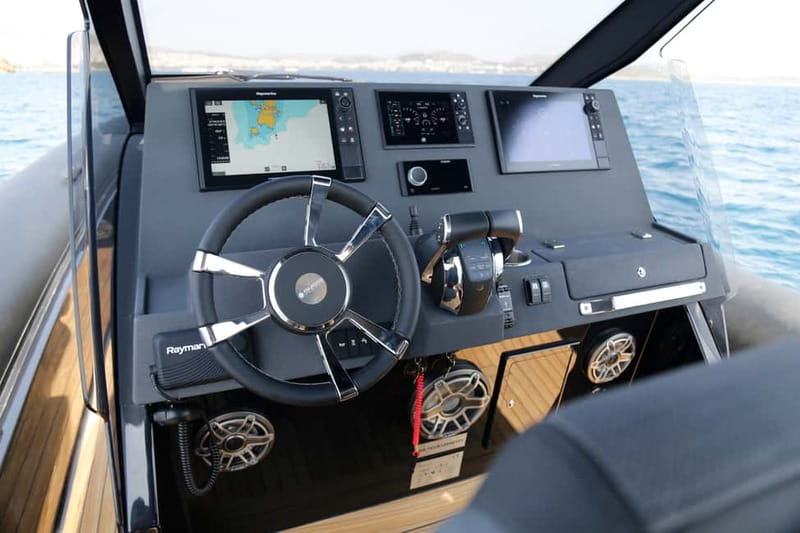 Santorini: Private Highspeed Cruise to Antiparos & Paros - Cruising on a New Speedboat through the Cyclades