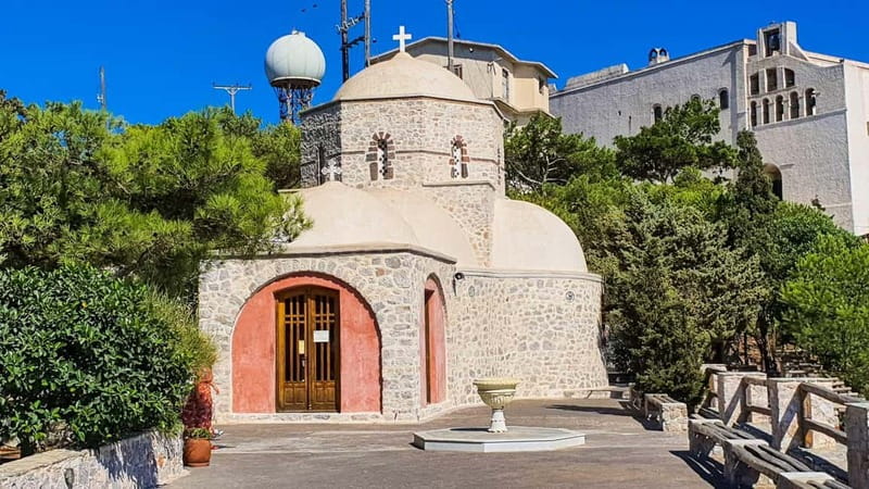 Santorini Private Personalized Tour with Local Guide - Luxury Transportation and Practical Amenities