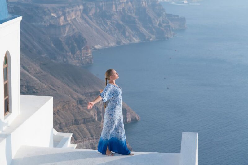 Santorini: Private Photo Shoot in Fira or Imerovigli - The Expertise of Local Photographers Shines
