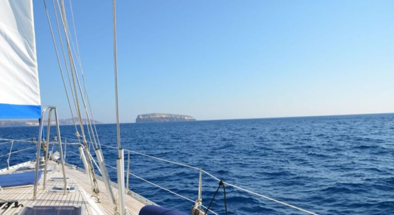 Santorini: Private Sailing Yacht Cruise with Meal & Drinks - Authentic Greek Dining at Thirassia Island