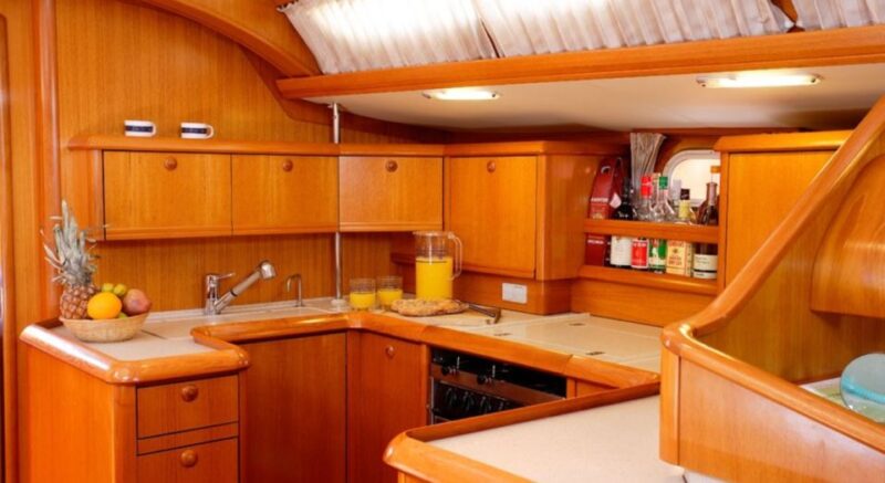 Santorini: Private Sailing Yacht Cruise with Meal & Drinks - Watching the Sunset from the Water