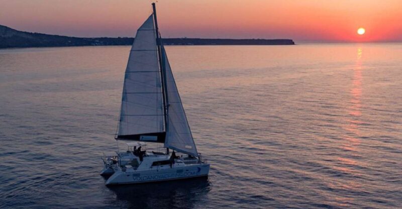 Santorini: Private Sunset Cruise with Dinner and Drinks - Visiting the Volcanic Islands and Hot Springs