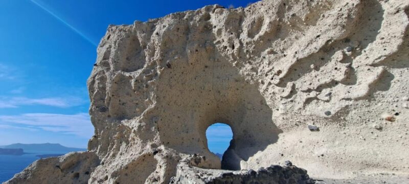 Santorini: Private Tour in Spanish with Local Guide - Exploring Pyrgos and Megalochori Villages