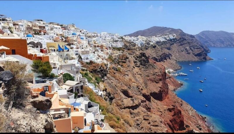 Santorini: Private Tour in Spanish with Local Guide - The Guide and Experience Quality