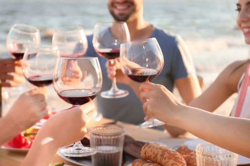 Santorini: Private wine tasting and local music tour - Key Points