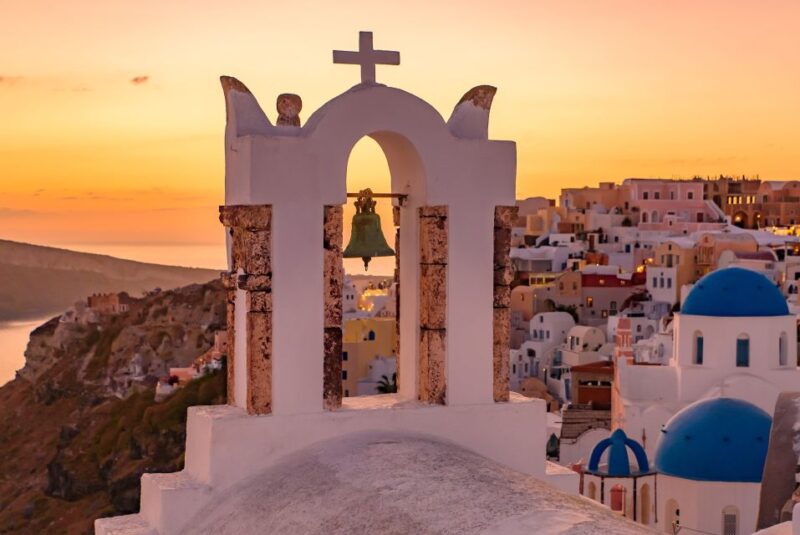 Santorini: Romantic Sunset Caldera Cruise with Dinner - Key Points